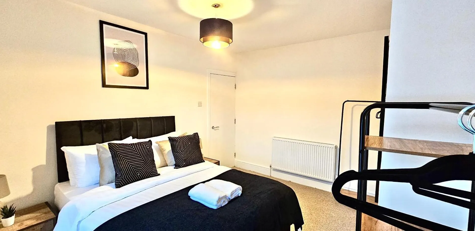Bedford Street By Switchback Stays Cardiff